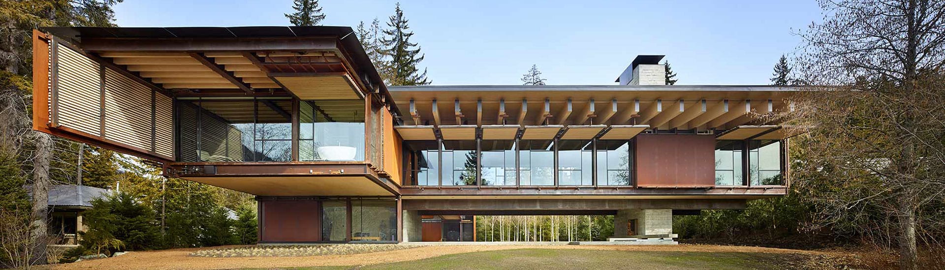 Thermally broken steel windows in ski lodge